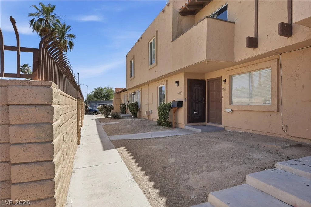 5626 Lake Mead, Las Vegas, NV 89108
