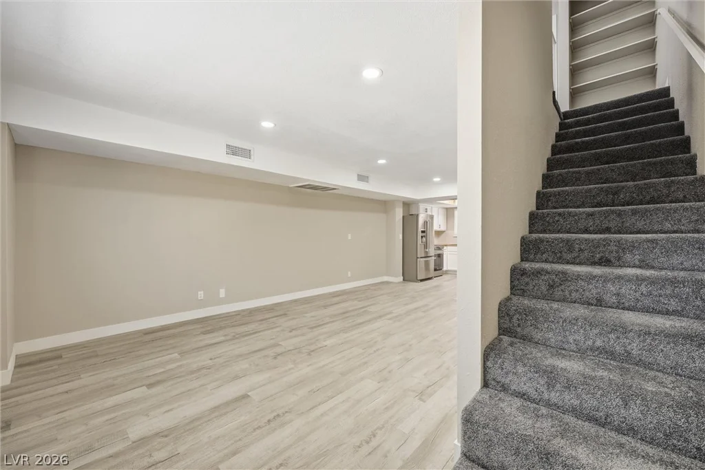 5626 Lake Mead, Las Vegas, NV 89108