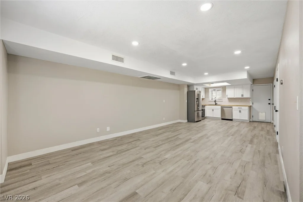 5626 Lake Mead, Las Vegas, NV 89108