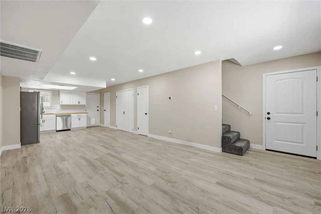 5626 Lake Mead, Las Vegas, NV 89108