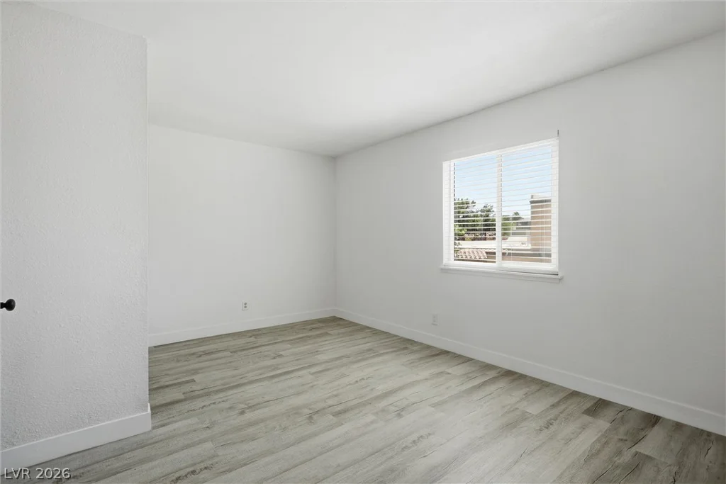 5626 Lake Mead, Las Vegas, NV 89108