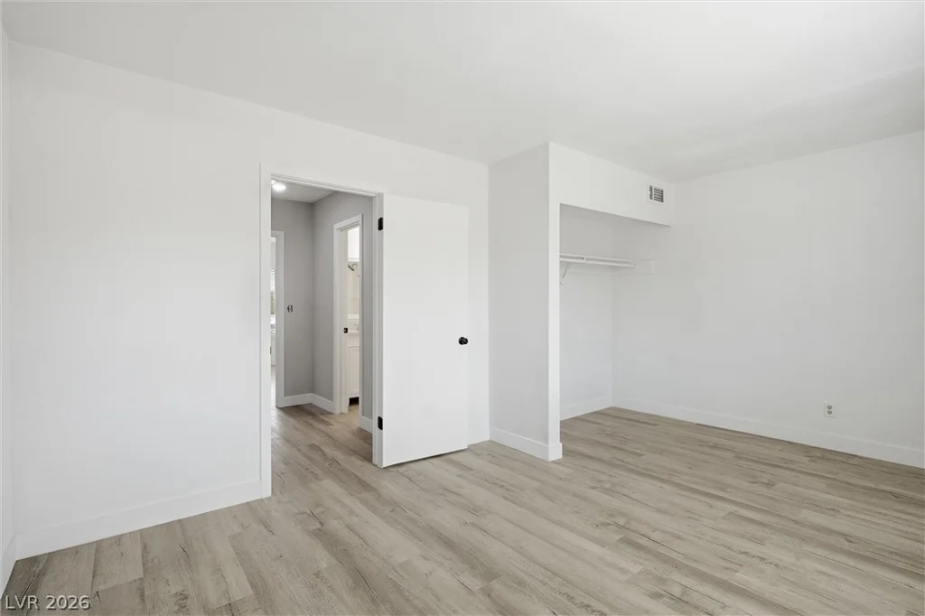 5626 Lake Mead, Las Vegas, NV 89108