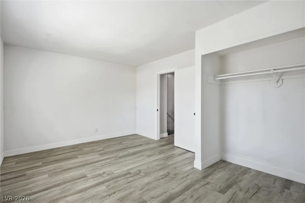 5626 Lake Mead, Las Vegas, NV 89108