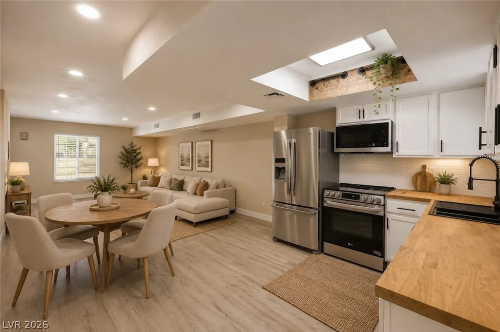 5626 Lake Mead, Las Vegas, NV 89108