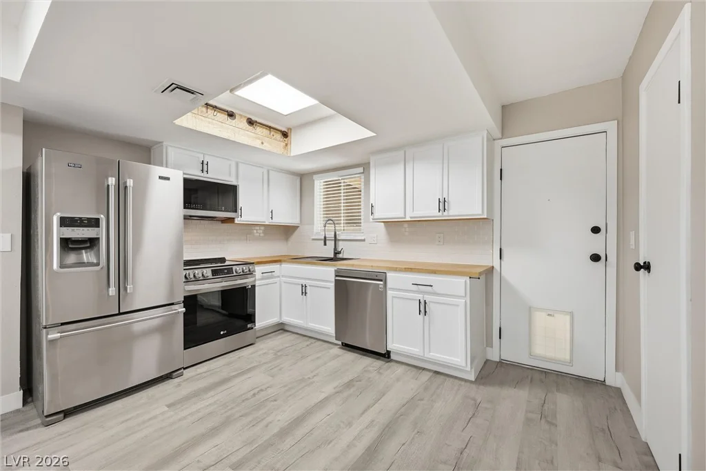 5626 Lake Mead, Las Vegas, NV 89108