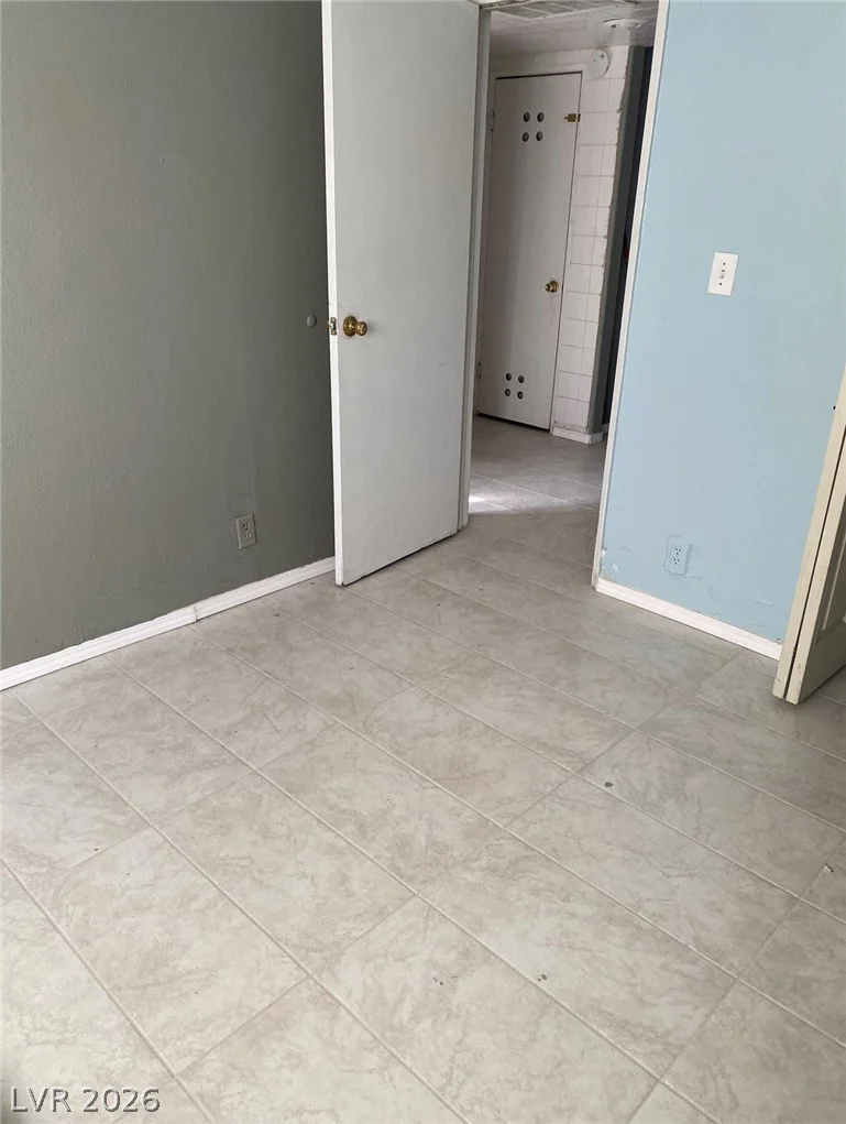 2400 Pardee, Las Vegas, NV 89104