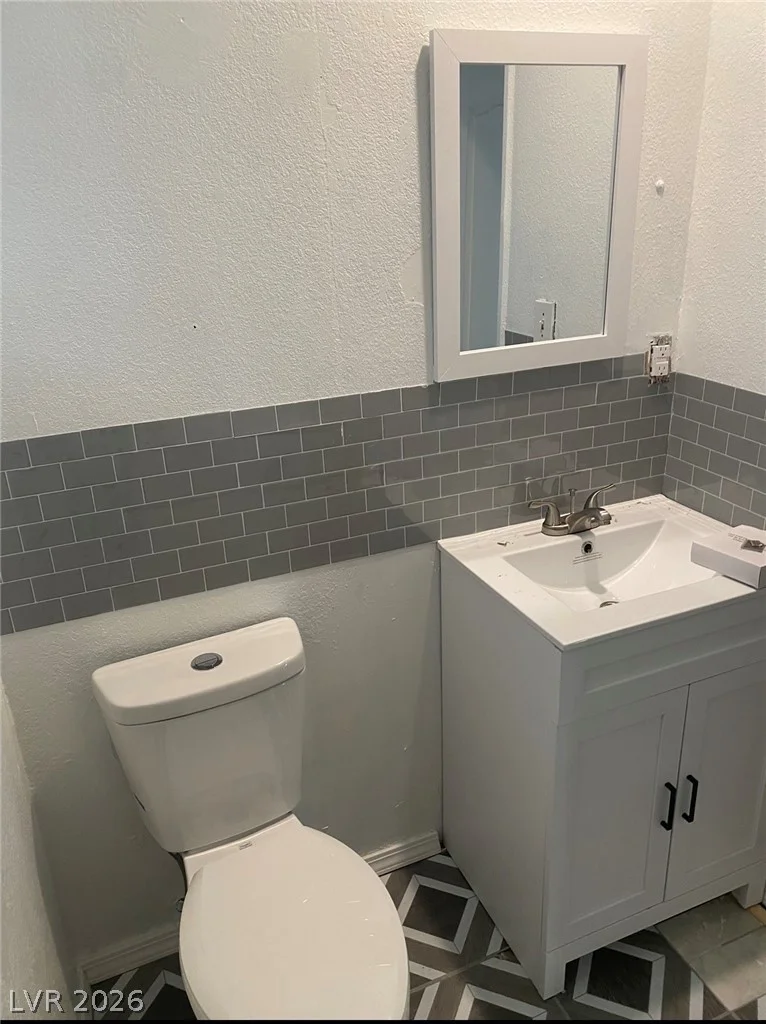 2400 Pardee, Las Vegas, NV 89104