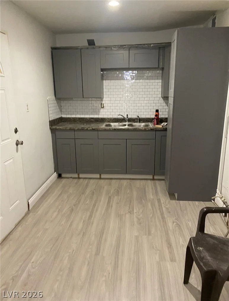 2400 Pardee, Las Vegas, NV 89104
