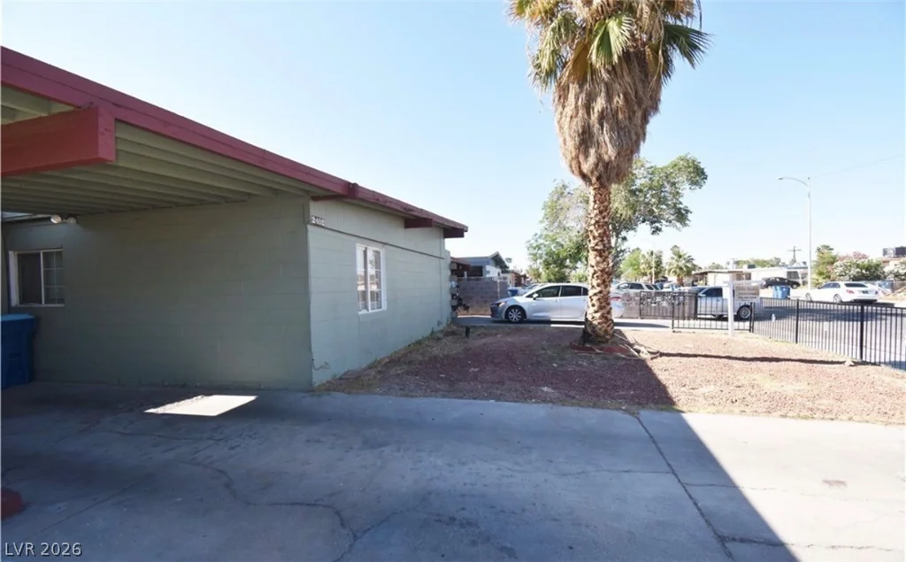 2400 Pardee, Las Vegas, NV 89104