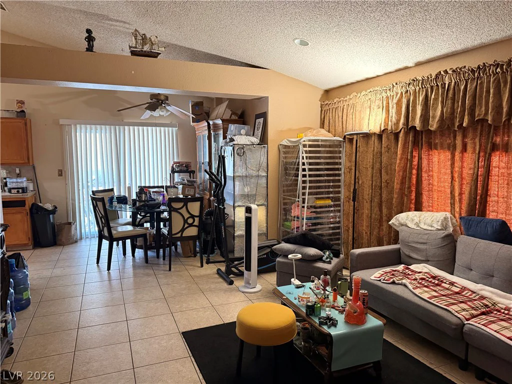 3325 Sonterra, Las Vegas, NV 89117