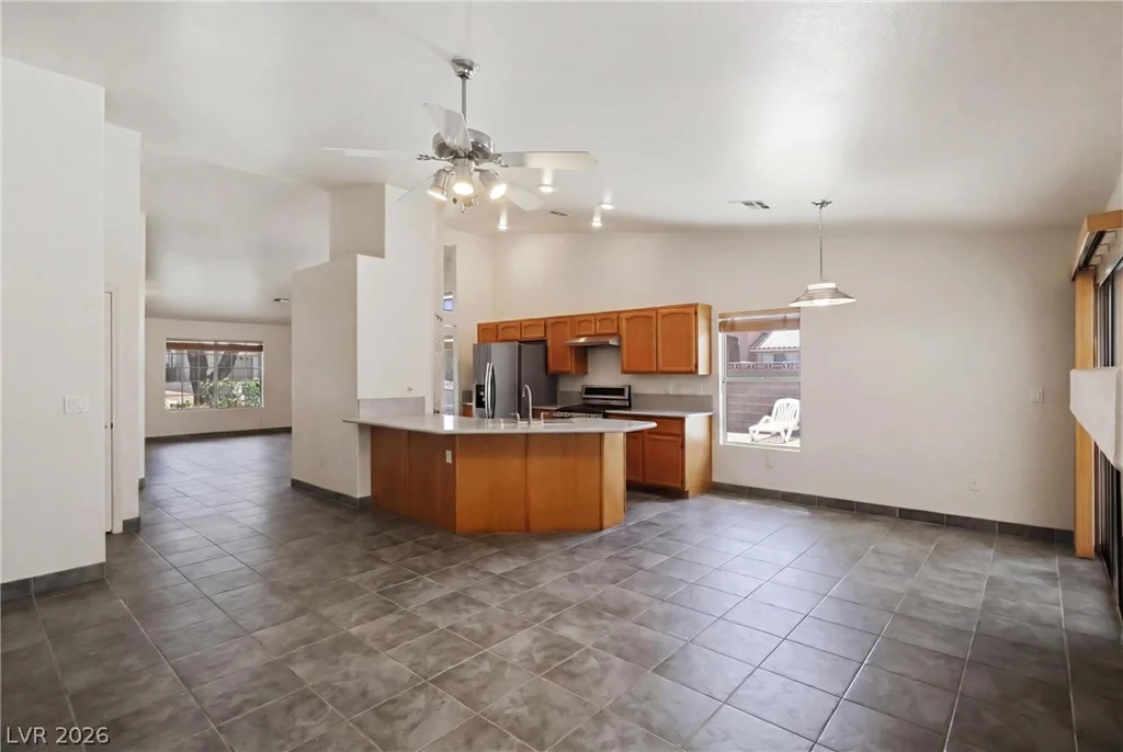 8243 Lone Feather, Las Vegas, NV 89123