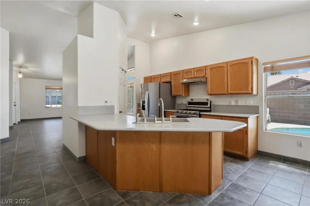 8243 Lone Feather, Las Vegas, NV 89123