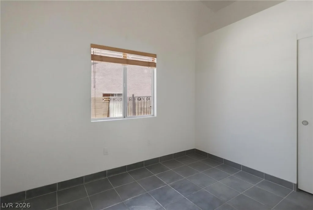 8243 Lone Feather, Las Vegas, NV 89123
