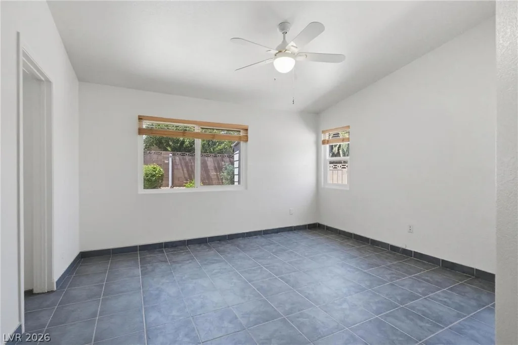 8243 Lone Feather, Las Vegas, NV 89123