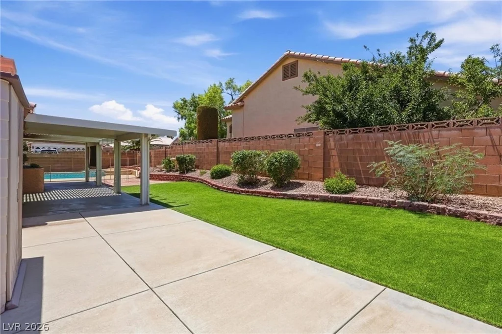 8243 Lone Feather, Las Vegas, NV 89123