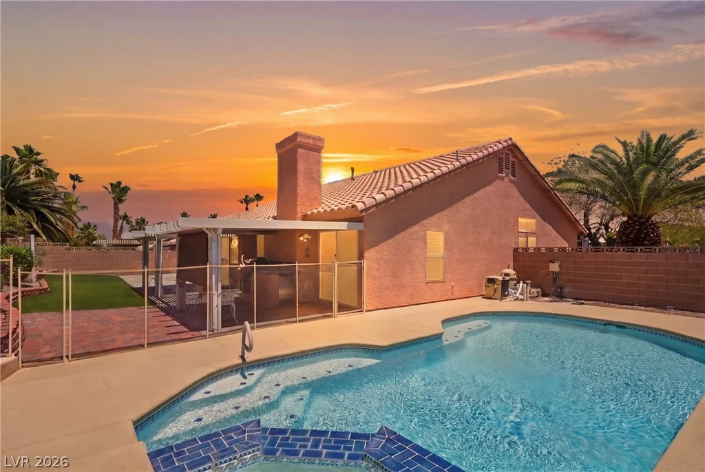 8243 Lone Feather, Las Vegas, NV 89123