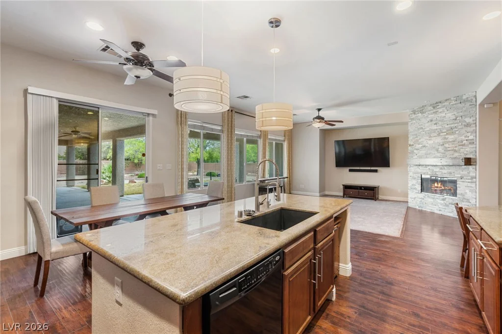8088 Winchester Bluff, Las Vegas, NV 89131