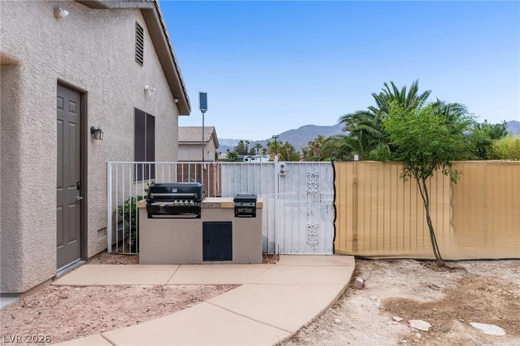 8088 Winchester Bluff, Las Vegas, NV 89131