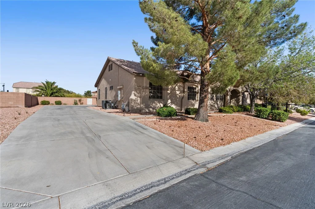 8088 Winchester Bluff, Las Vegas, NV 89131
