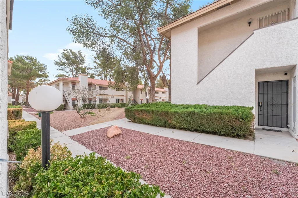 6633 Tropicana, Las Vegas, NV 89103