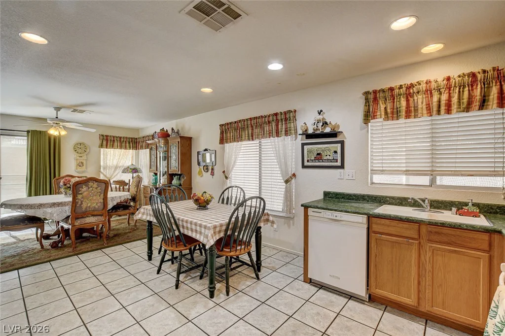 3709 Shanagolden, Las Vegas, NV 89129