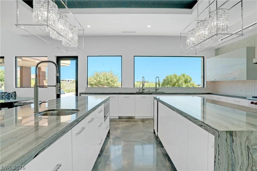 10 Ridge Blossom, Las Vegas, NV 89135
