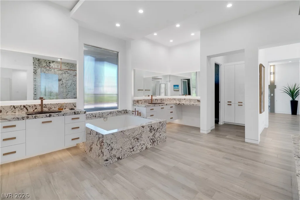 10 Ridge Blossom, Las Vegas, NV 89135