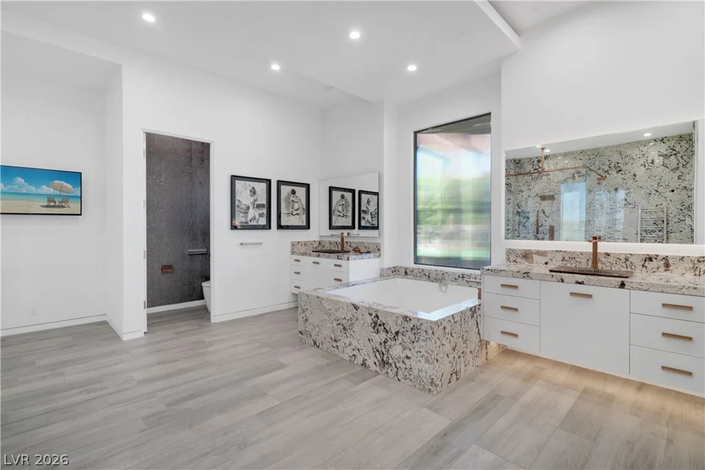 10 Ridge Blossom, Las Vegas, NV 89135