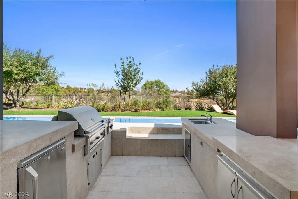 10 Ridge Blossom, Las Vegas, NV 89135