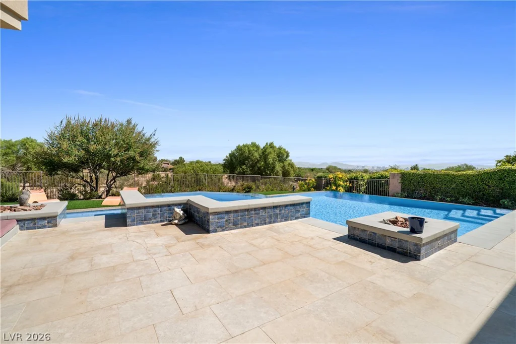 10 Ridge Blossom, Las Vegas, NV 89135
