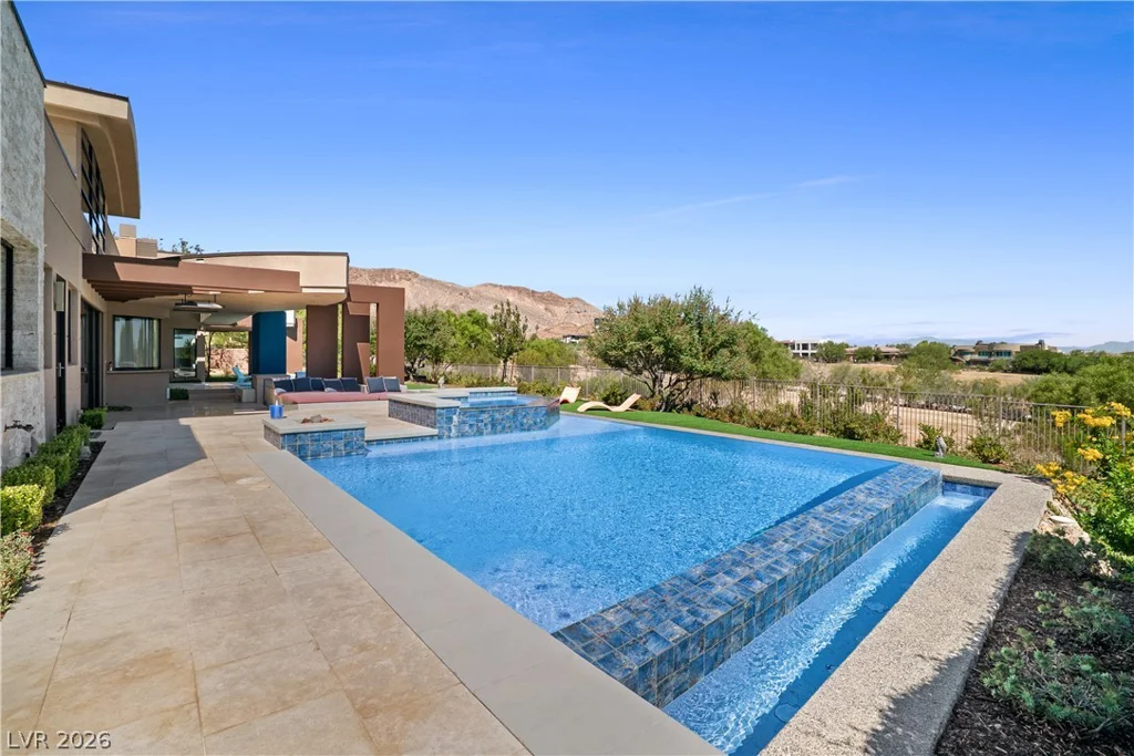 10 Ridge Blossom, Las Vegas, NV 89135
