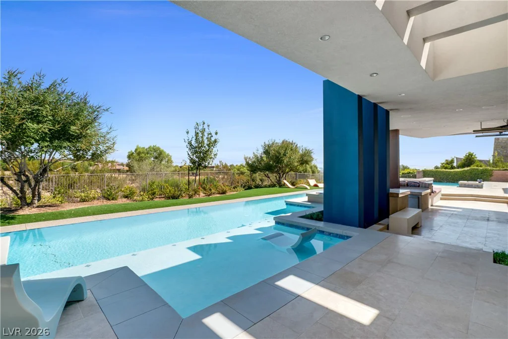 10 Ridge Blossom, Las Vegas, NV 89135