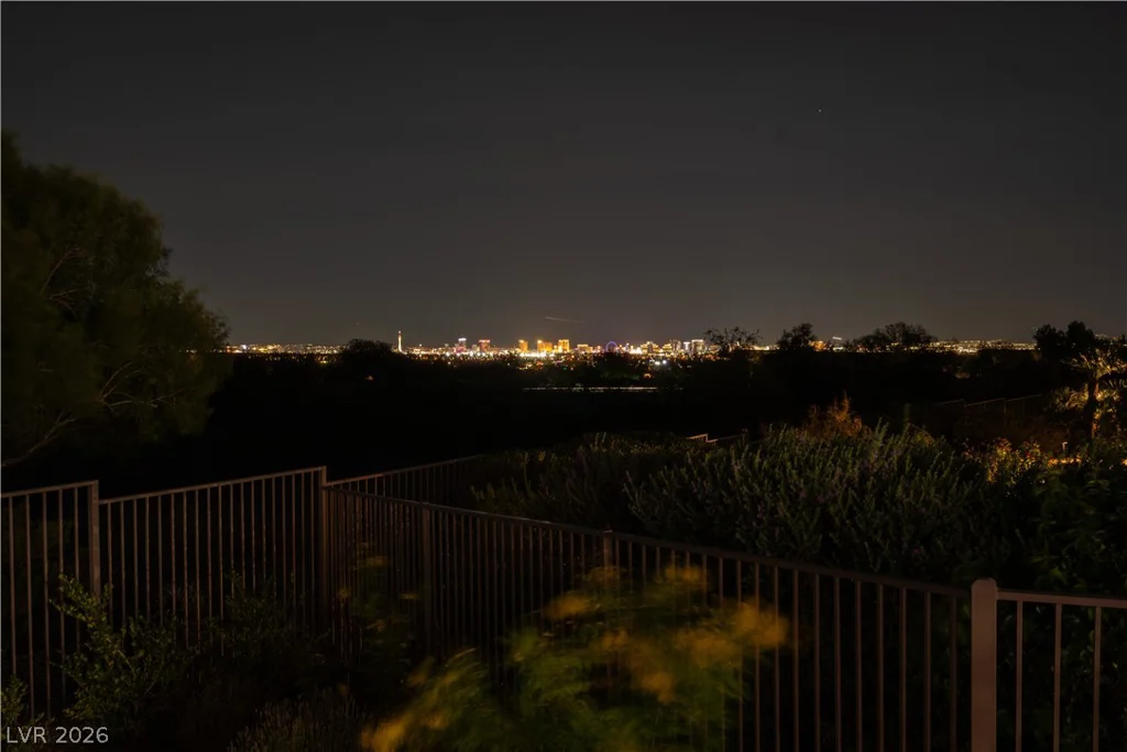 10 Ridge Blossom, Las Vegas, NV 89135
