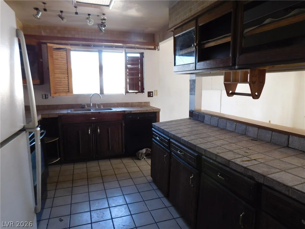 7105 Pinelake, Las Vegas, NV 89145