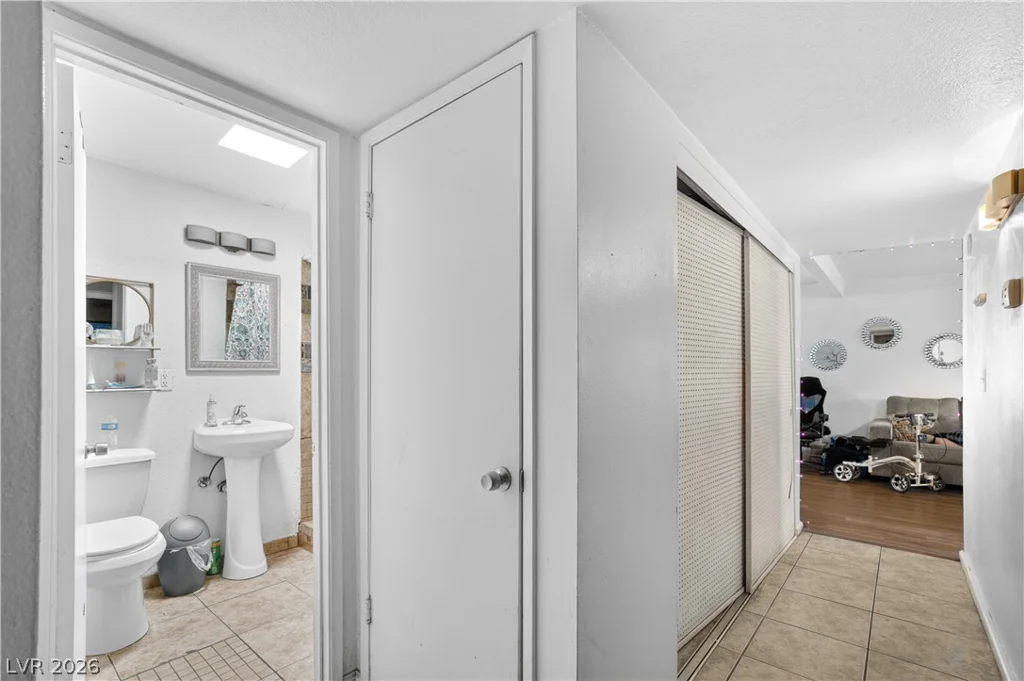 4686 Sheppard, Las Vegas, NV 89122
