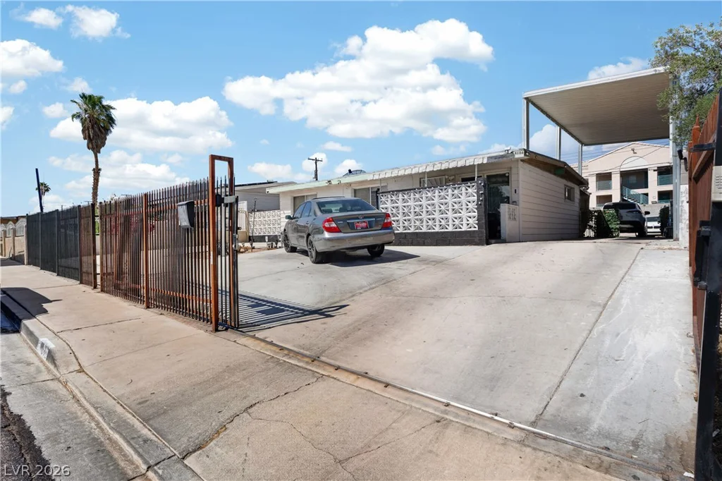 4686 Sheppard, Las Vegas, NV 89122