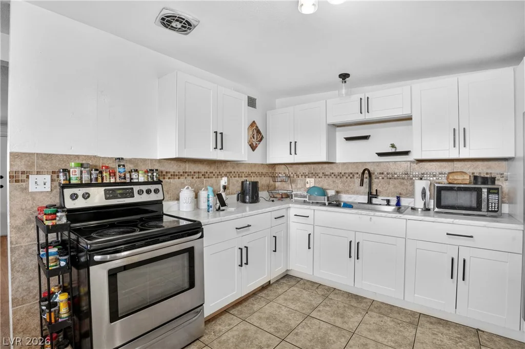 4686 Sheppard, Las Vegas, NV 89122