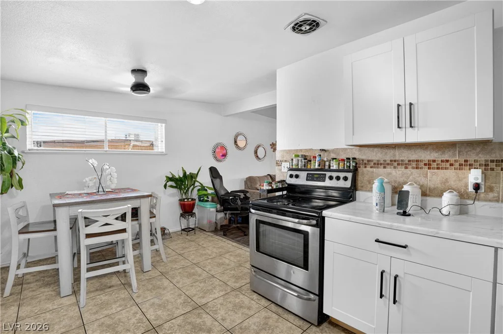 4686 Sheppard, Las Vegas, NV 89122