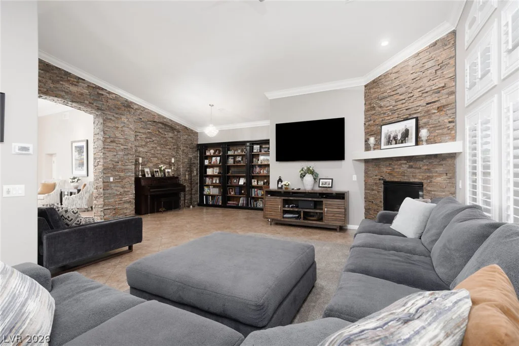 11233 Carson Brook, Las Vegas, NV 89183