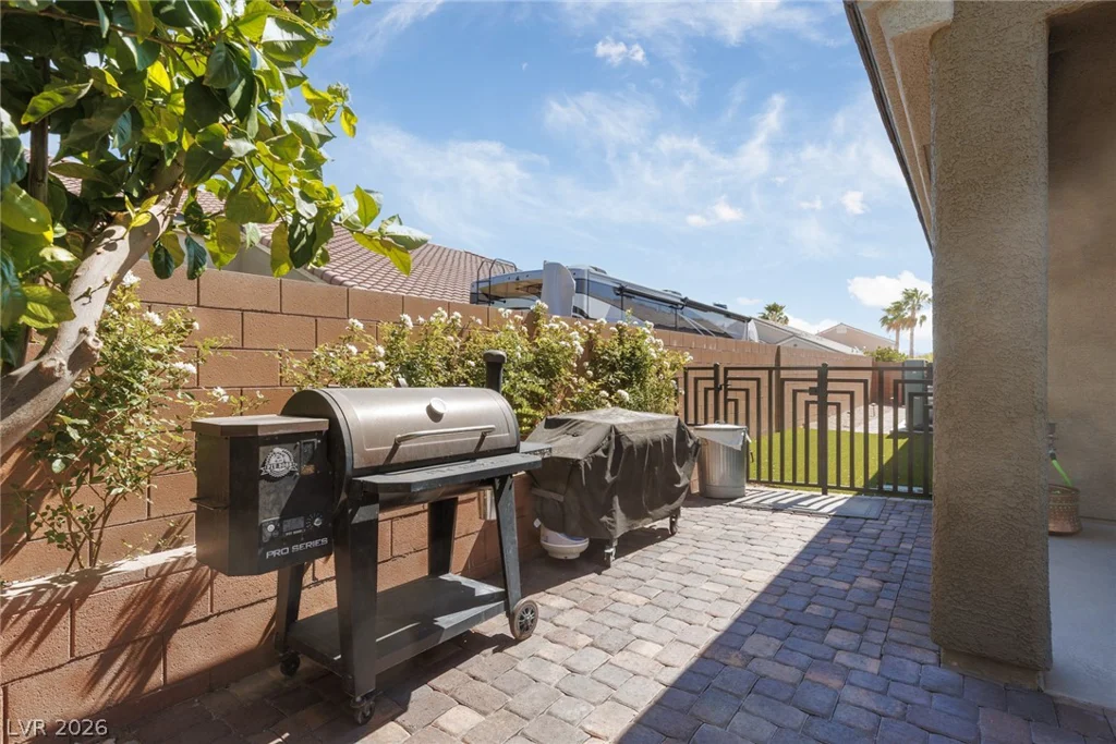 11233 Carson Brook, Las Vegas, NV 89183
