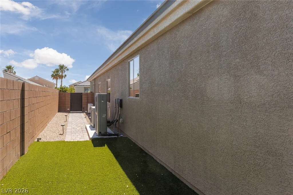 11233 Carson Brook, Las Vegas, NV 89183