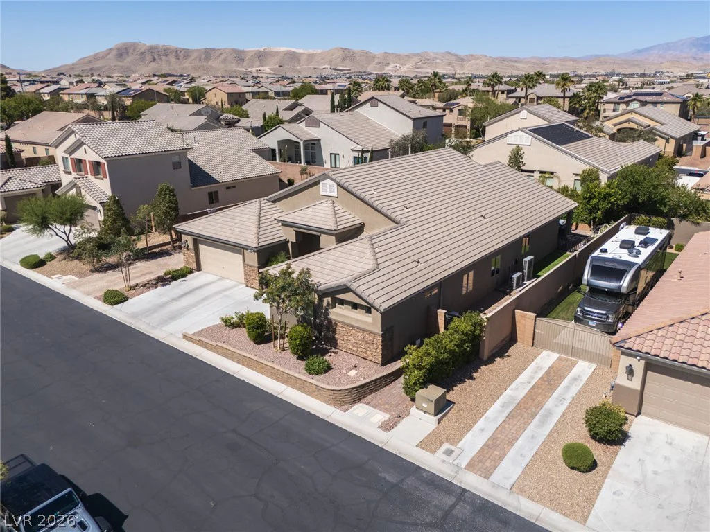 11233 Carson Brook, Las Vegas, NV 89183