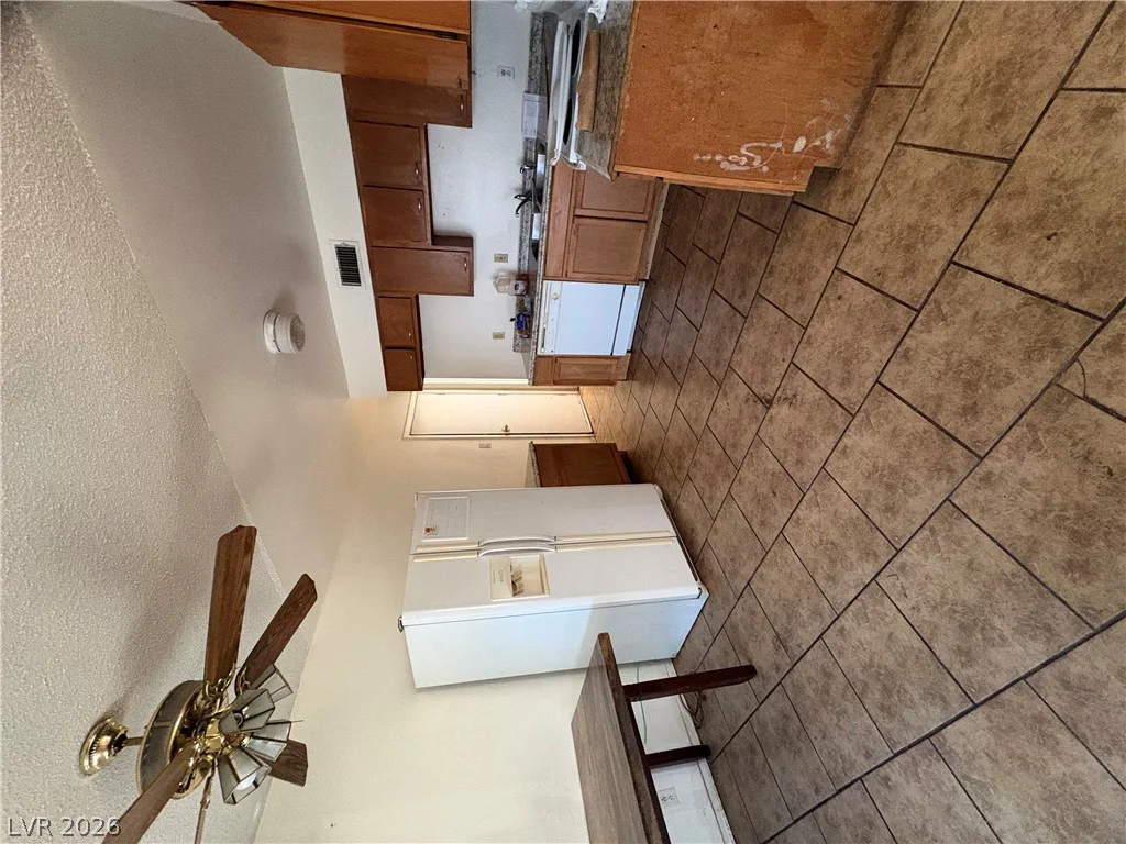 708 Van Ert, North Las Vegas, NV 89030