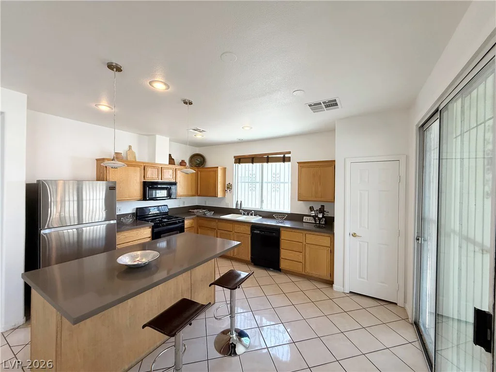 1096 Sloan, Las Vegas, NV 89110