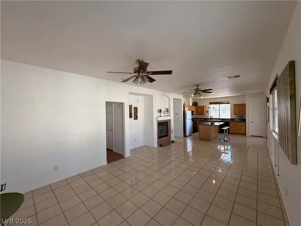 1096 Sloan, Las Vegas, NV 89110