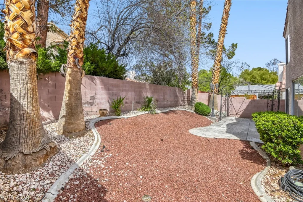 2333 Homeland, Las Vegas, NV 89128