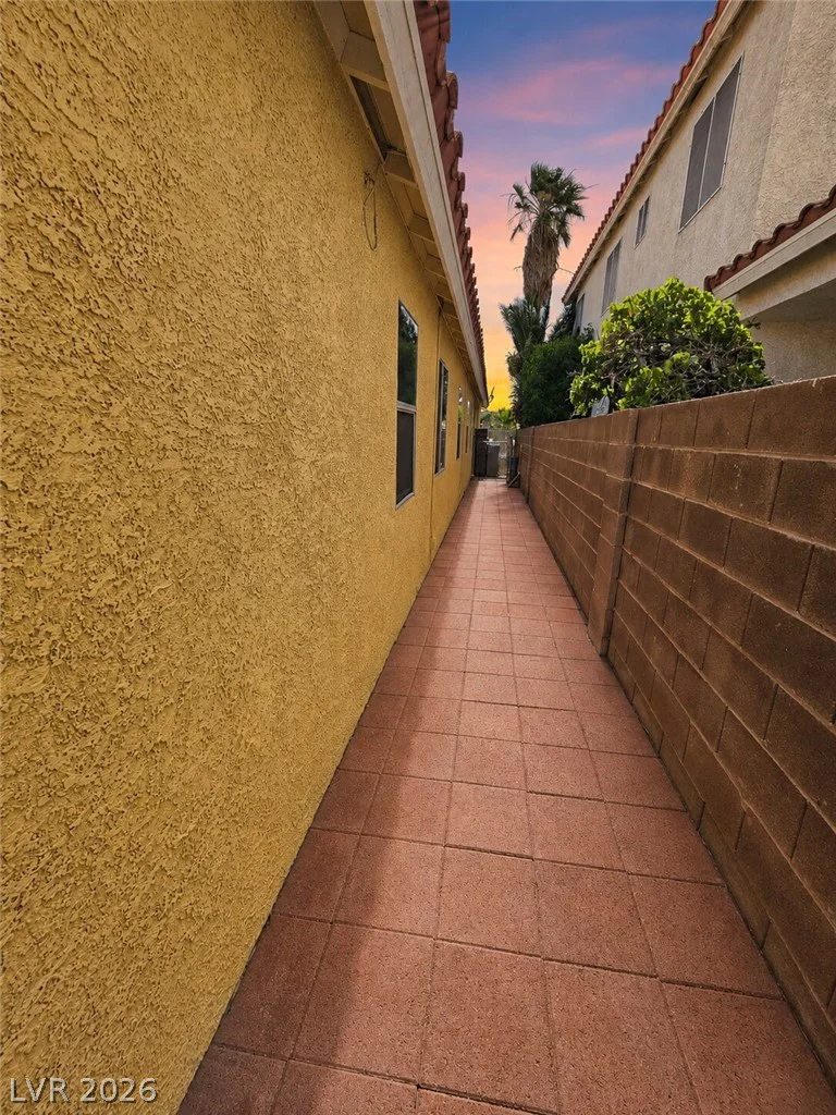5900 Round Castle, Las Vegas, NV 89130