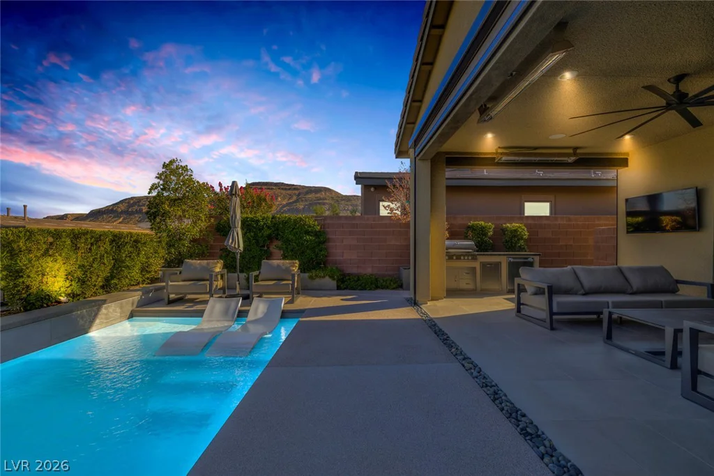 6782 Double Star, Las Vegas, NV 89135