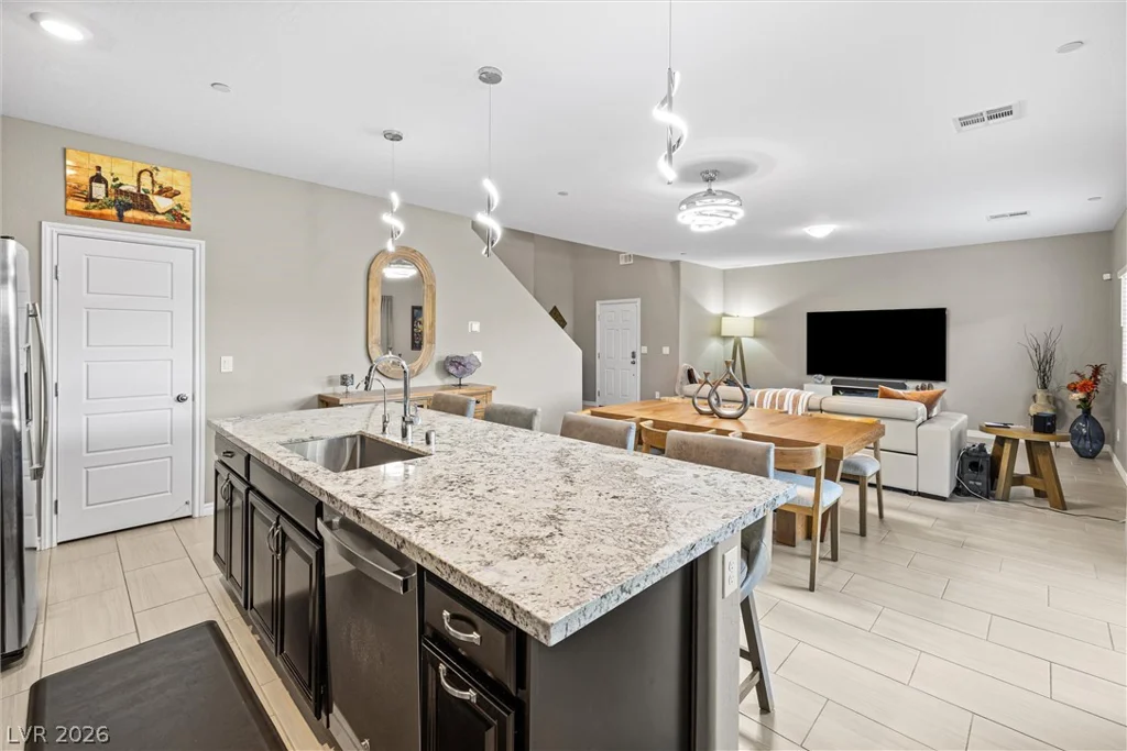 7058 Noah Raven, North Las Vegas, NV 89084