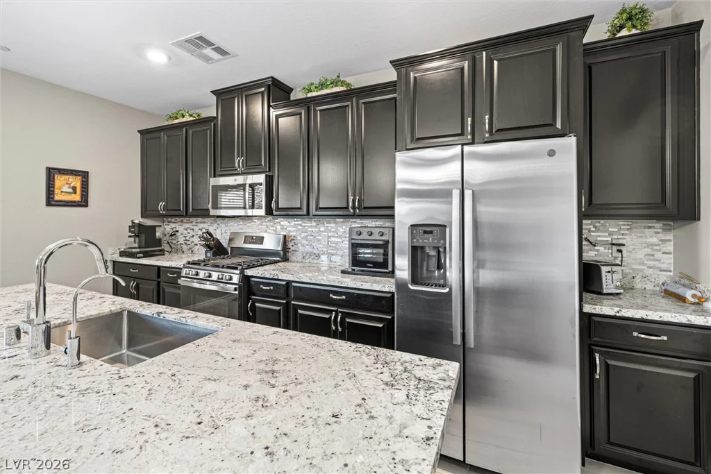 7058 Noah Raven, North Las Vegas, NV 89084